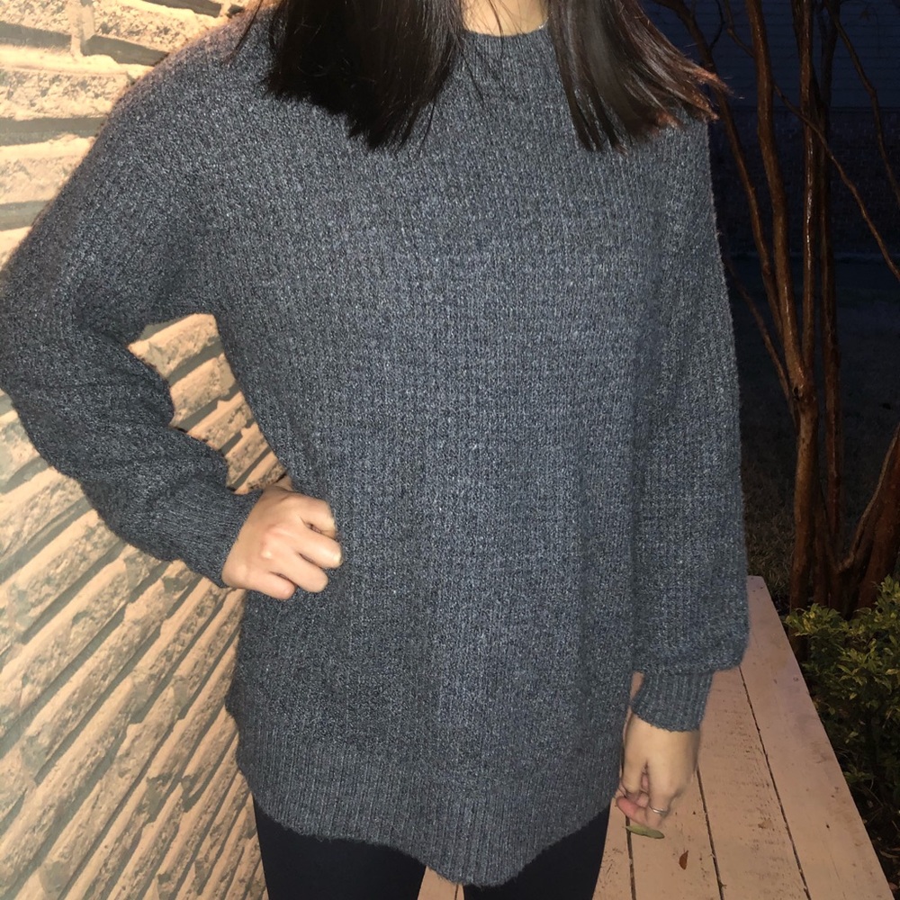 AMERICAN EAGLE SWEATER